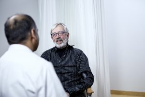 patiënt in gesprek met arts LUMC